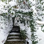 Paramythia - παραμυθία, Traditional Apartamento *