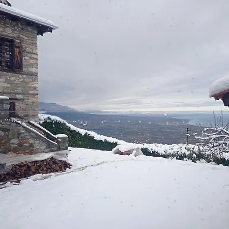 아파트 Paramythia - παραμυθία, Traditional