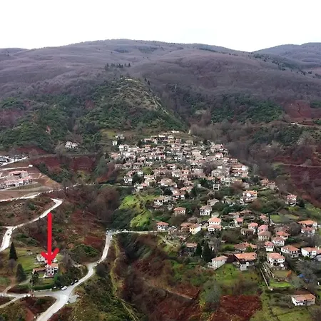 Paramythia - παραμυθία, Traditional 팔라이오스 판텔레이몬