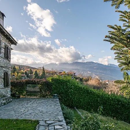 아파트 Paramythia - παραμυθία, Traditional *