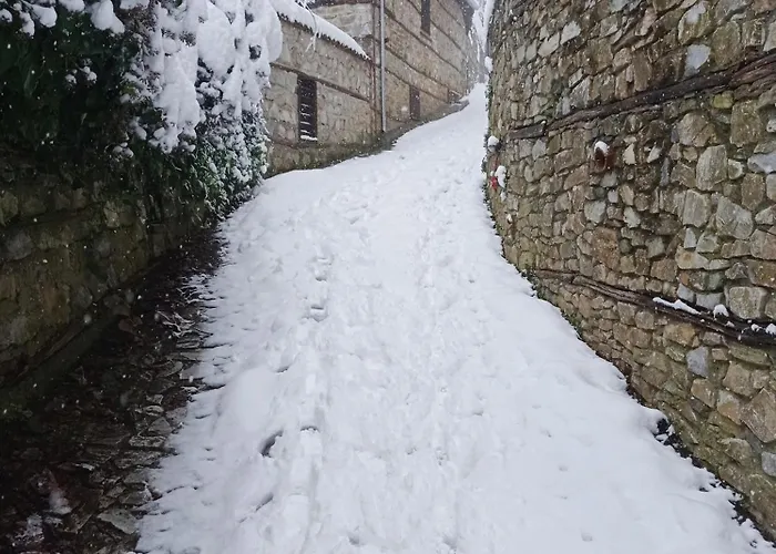 Paramythia - παραμυθία, Traditional 帕莱斯潘蒂雷蒙