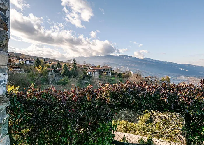 Paramythia - παραμυθία, Traditional 帕莱斯潘蒂雷蒙